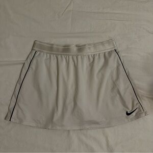 Nike Skort White W Black Trim Size S Tennis Skirt Athletic Pull On Dri-Fit